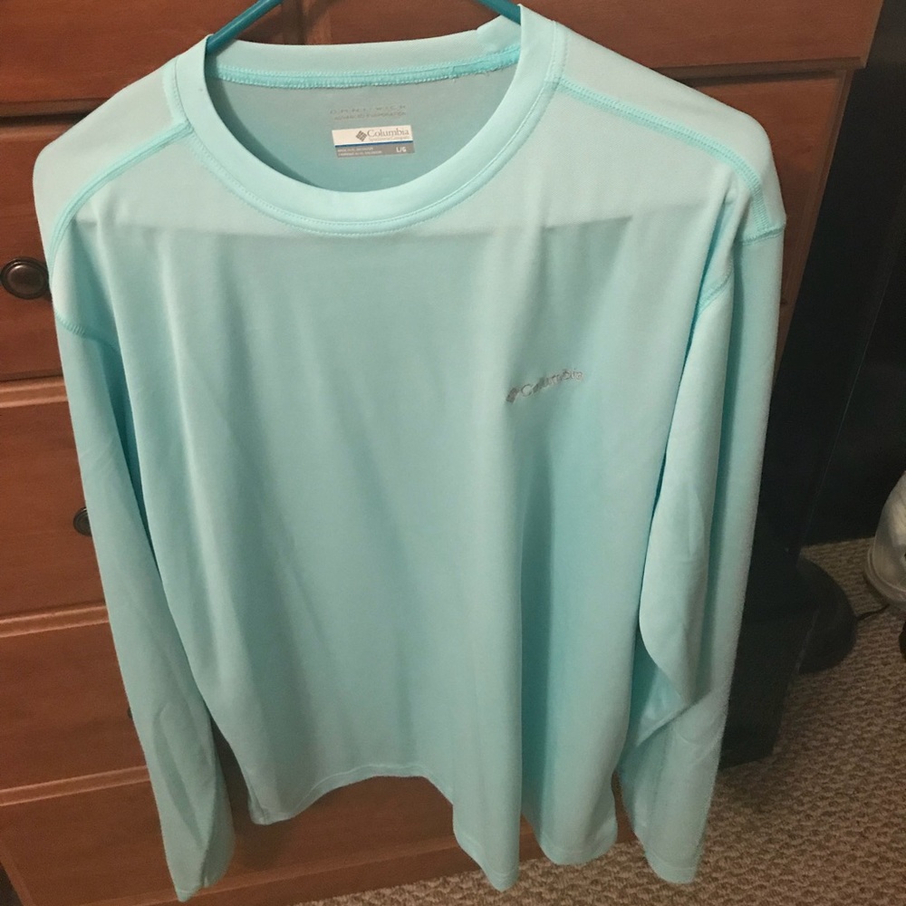 Columbia Omni-Wick Layering or Athletic Shirt